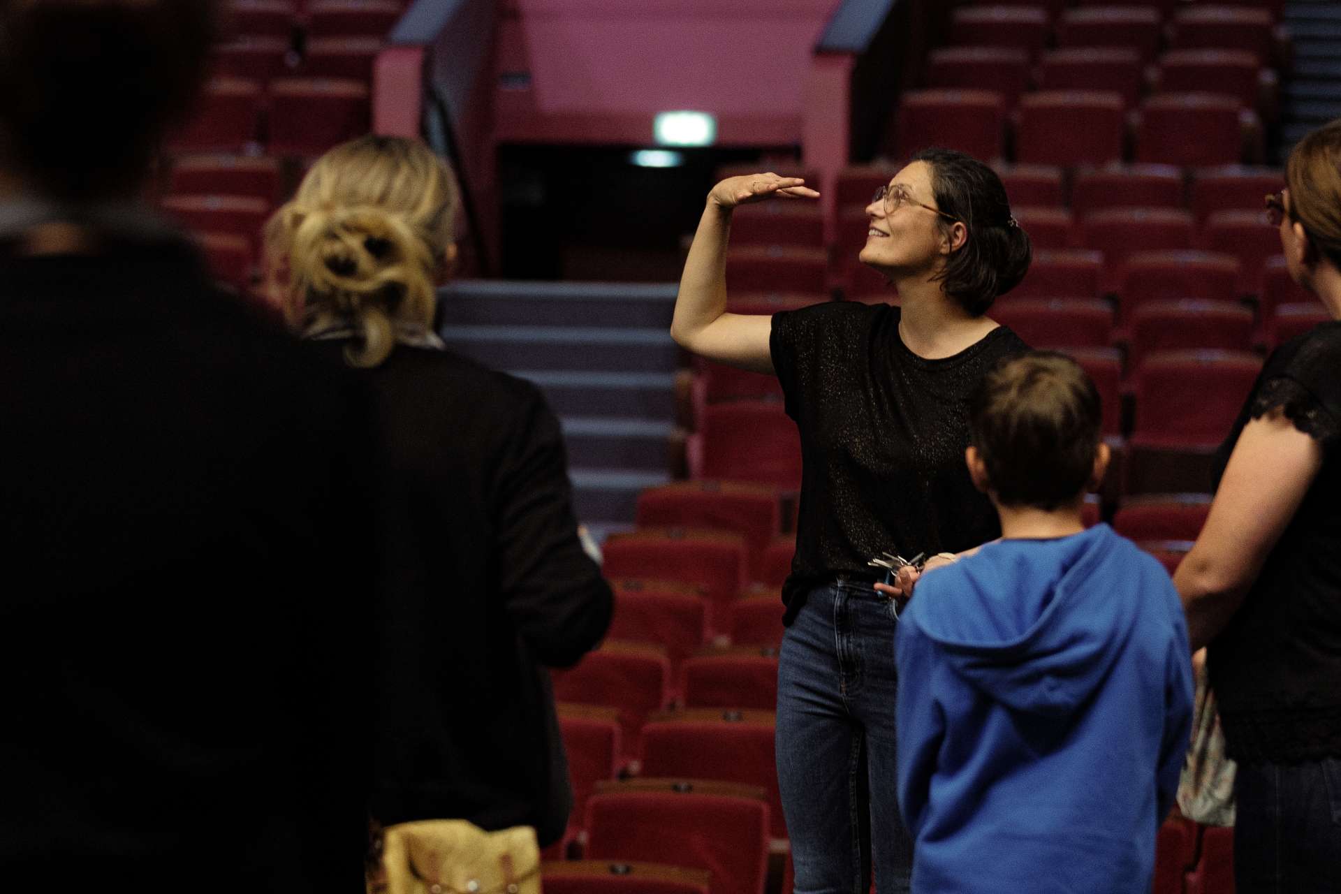 Visite de la salle Touchard (fauteuils rouges) avec Elise Body, régisseuse générale du Théâtre d'Orléans / Scène nationale. 